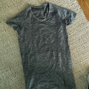 Lululemon heather gray shirt sleeve